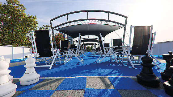 MS Lady Cristina: Großschach auf dem Sonnendeck