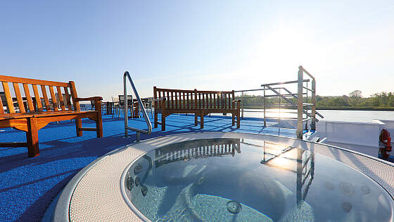 MS Lady Cristina: Whirlpool auf dem Sonnendeck