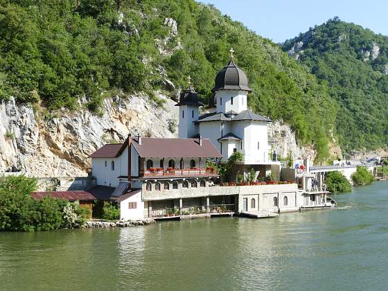 Kloster Mraconia an der Donau in Serbien