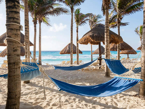 Hotel NYX Cancún: am Strand