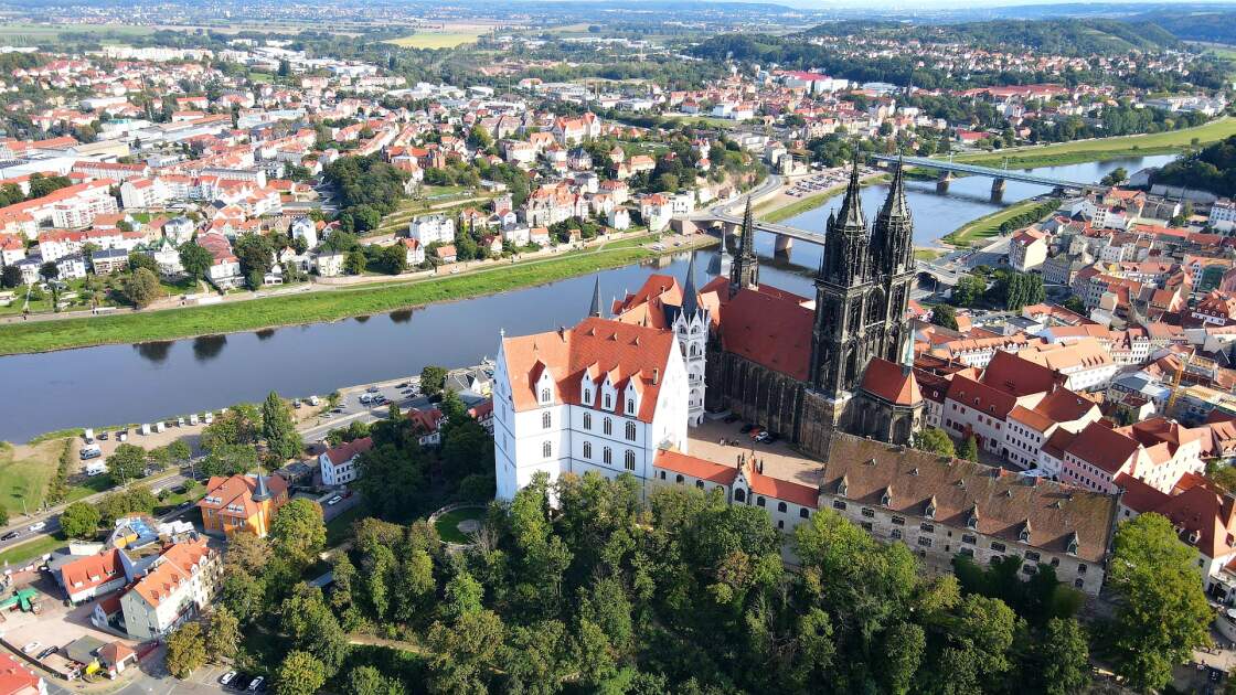 Blick auf die Albrechtsburg Meißen und die Elbe 