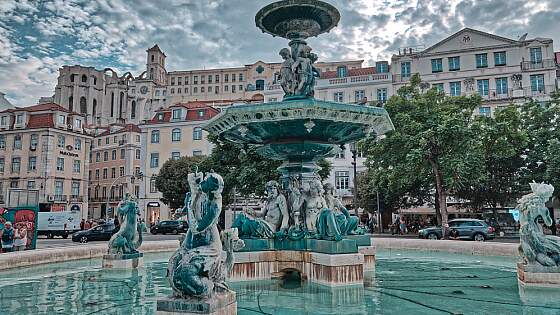 Lissabon: Palacio mit dem Bronzespringbrunnen 