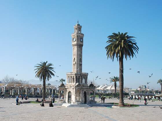 Türkische Ägäis: Uhrturm in Izmir