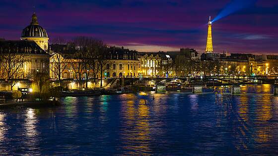 Paris Eifelturm bei Nacht