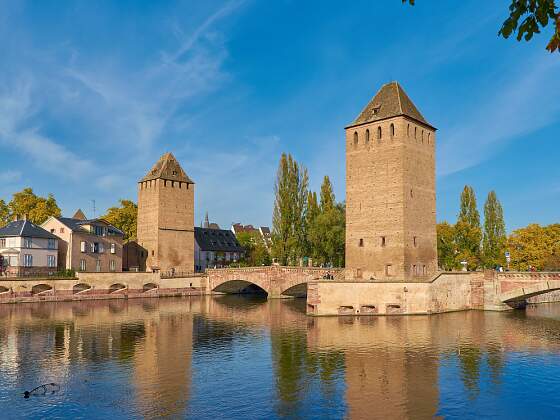 Straßburg im Elsass: Gedeckte Brücke mit Türmen