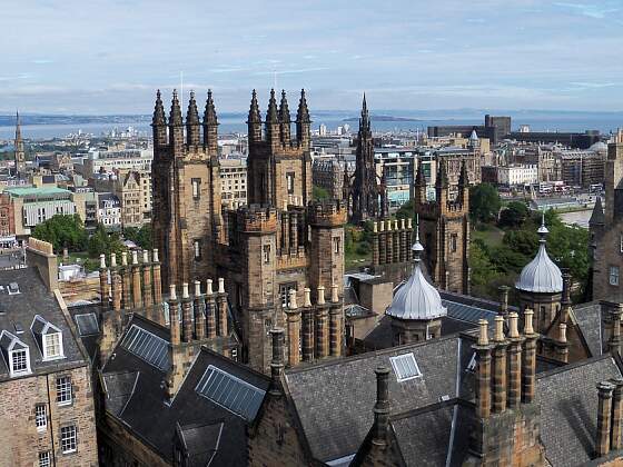 Gotischer Schlossbau in Edinburgh Schottland