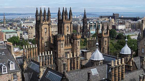 Gotischer Schlossbau in Edinburgh Schottland