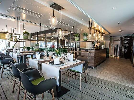 MS Asara: Spezialitäten Restaurant