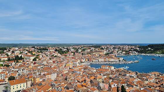 Kroatien, Istrien: Stadtpanorama Rovinj