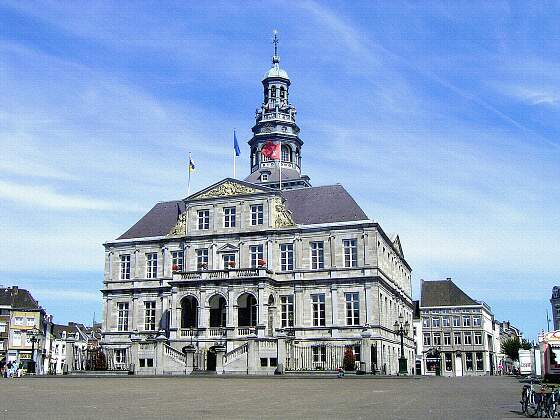 Niederlande: Rathaus von Maastricht