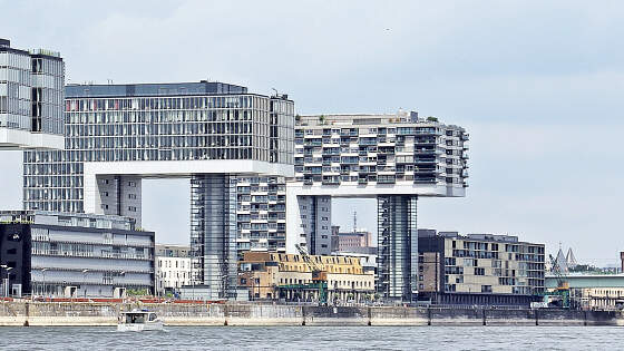 Köln: Kranhäuser im Rheinauhafen