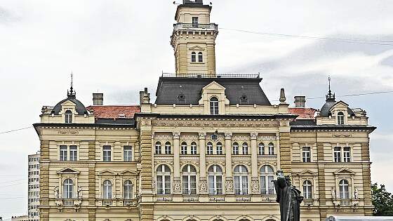 Serbien: Rathaus Novi Sad