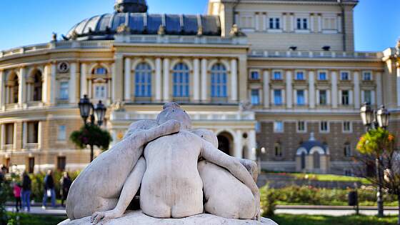 Ukraine, Odessa: Brunnen vor der Oper