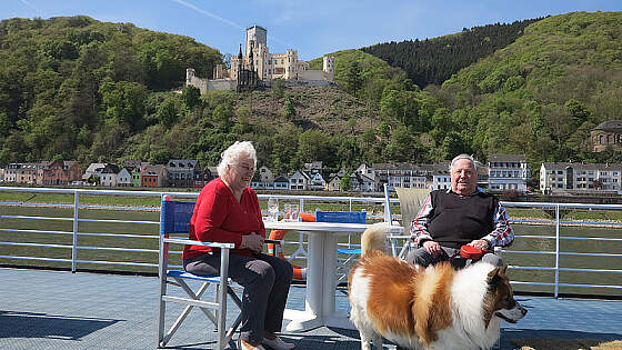 Flusskreuzfahrt mit Hund