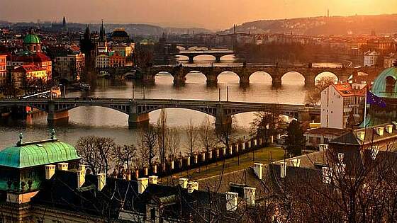 Städtereisen nach Prag - Karlsbrücke © 1552036 pixabay
