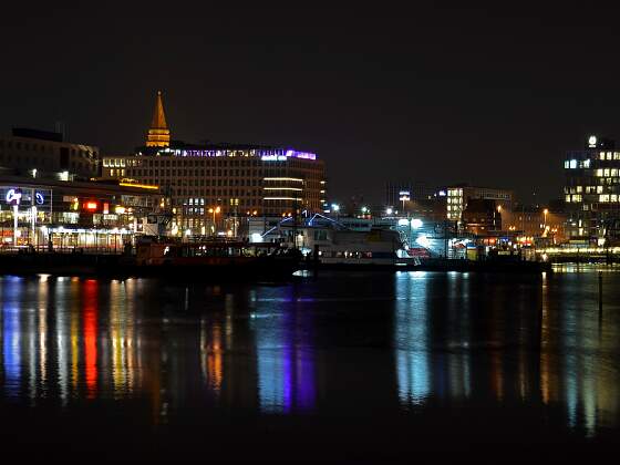 Kiel bei Nacht -  Kieler Förde