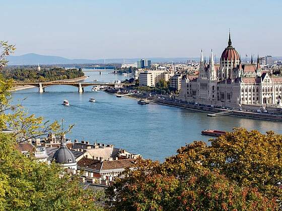 Budapest: Parlament an der Donau