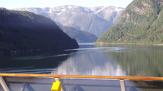 norwegische Fjorde vom Schiff aus