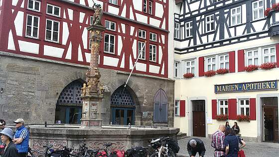 Marktplatzbrunnen in Rothenburg ob der Tauber