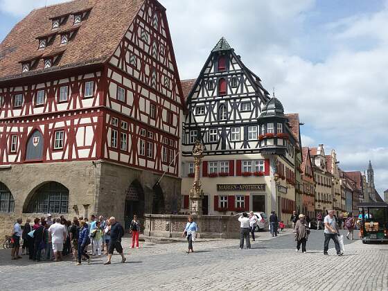 St. Georgsbrunnen in Rothenburg ob der Tauber