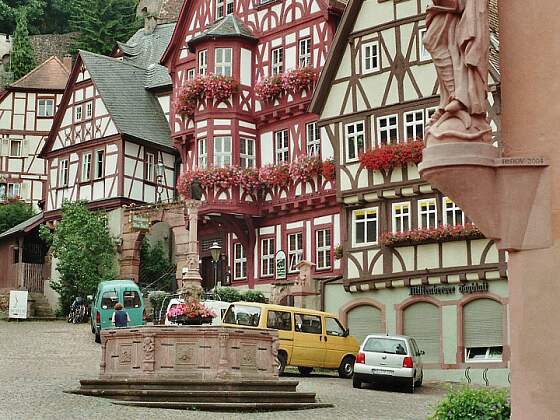 Miltenberg: Marktplatz mit Marktbrunnen