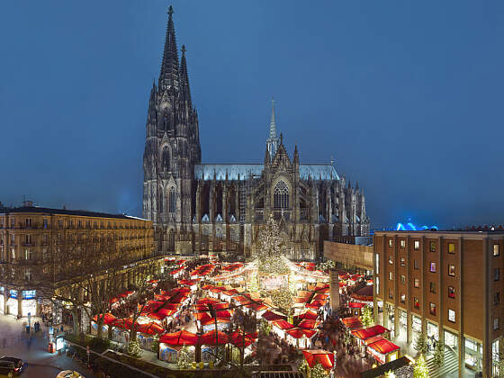 Köln: Weihnachtsmarkt am Kölner Dom