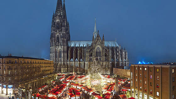 Köln: Weihnachtsmarkt am Kölner Dom