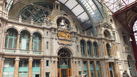 Antwerpen: Bahnhof Centraal Eingang