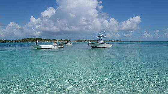 Boote vor Grand Bahama, Bahamas