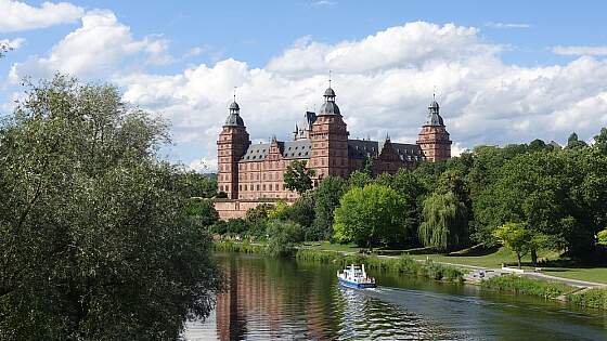 Aschaffenburg: Schloss Johannisburg am Main