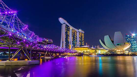 Marina Bay in Singapur bei Nacht