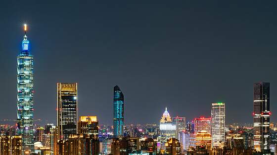 Skyline von Taipeh bei Nacht, Taiwan