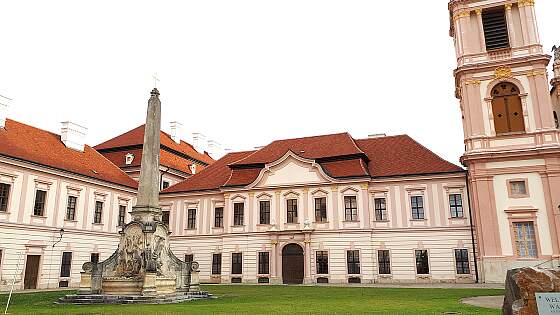 Stift Göttweig: Abteikirche und Kloster