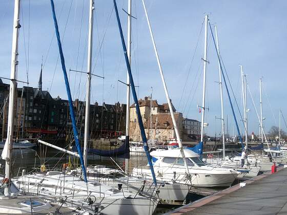 Honfleur, Normandie: Boote im Hafen