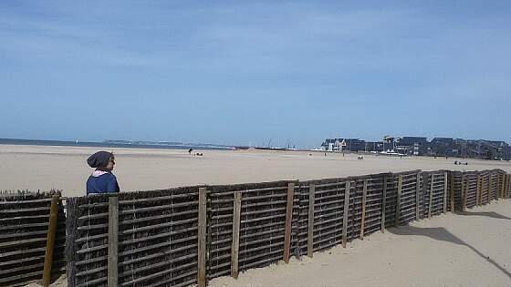 am Strand von Deauville in der Normandie