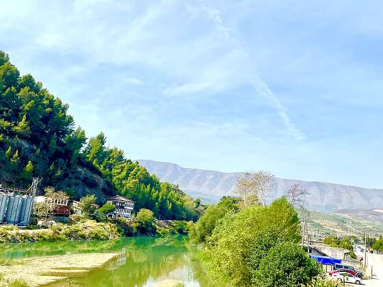 Berat am Fluss Osum, Albanien