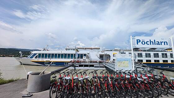 Radkreuzfahrten mit MS SE Manon: Räder vor Pöchlarn