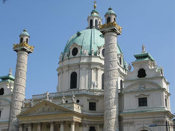 Donaukreuzfahrten: Karlskirche in Wien