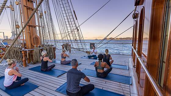 Sea Cloud Spirit: Yoga auf dem Sonnendeck