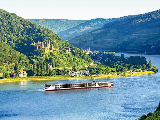 MS nickoSpirit auf dem Rhein